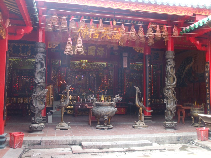 ​Du lịch Côn Đảo - Viếng miếu Bà Phi Yếu